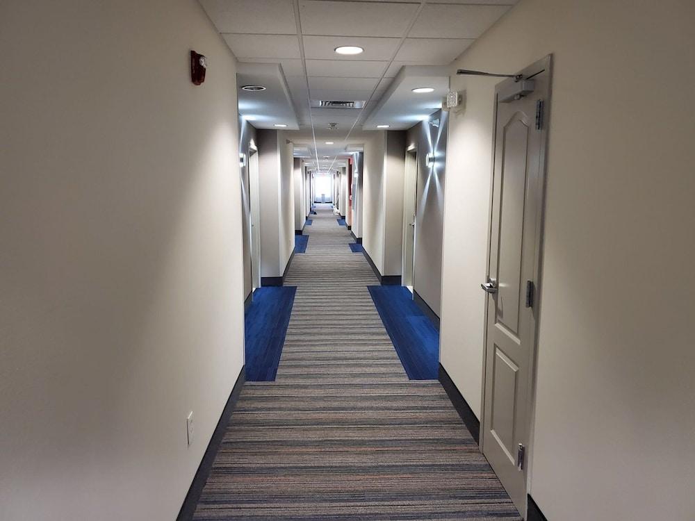 Junction City Inn & Suites Bagian luar foto