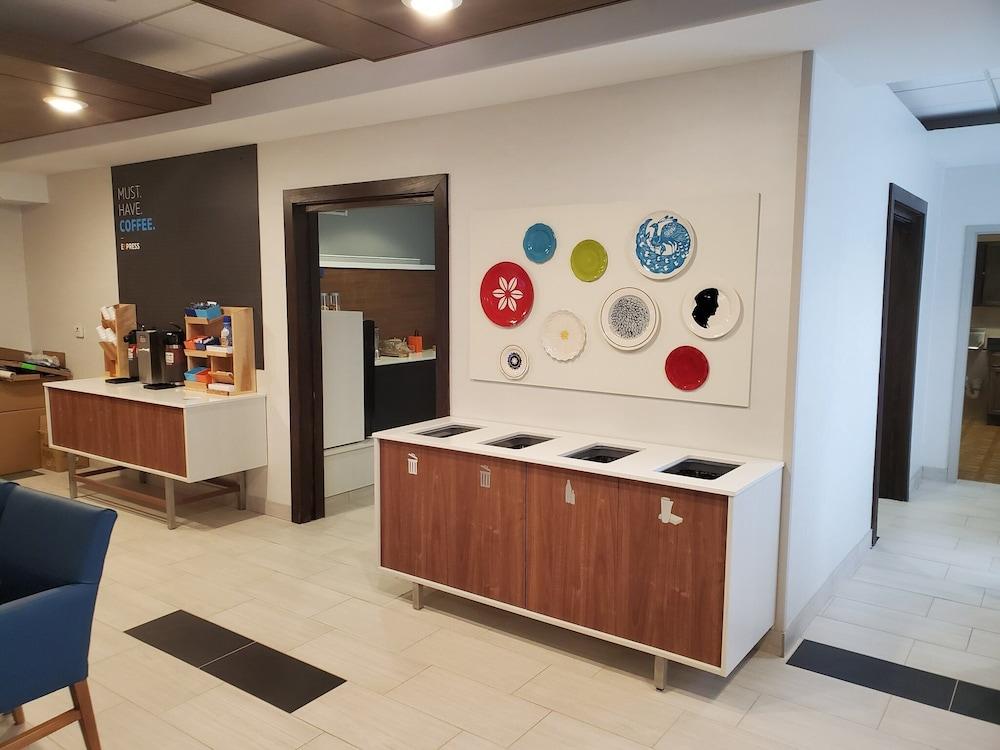 Junction City Inn & Suites Bagian luar foto