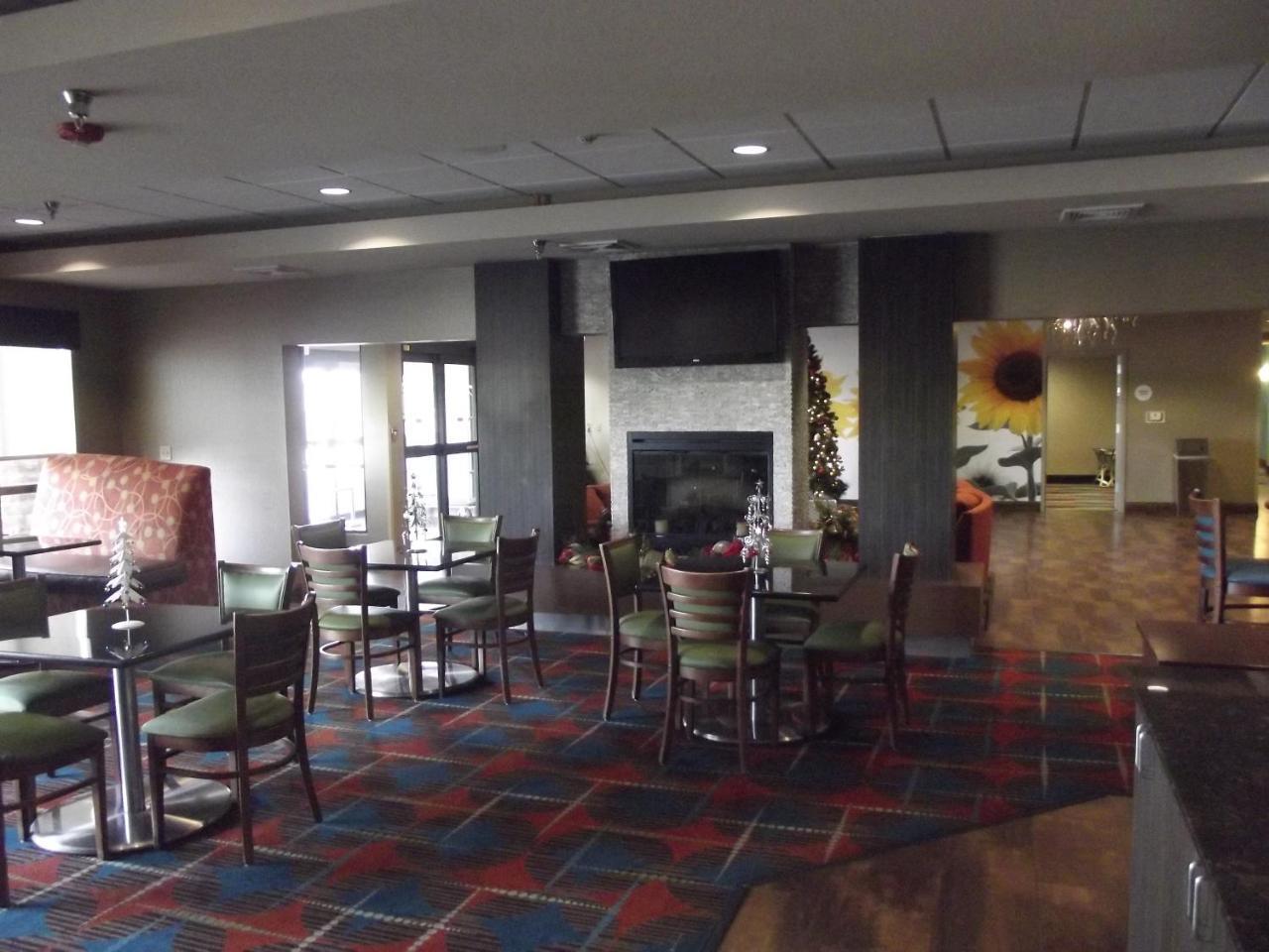 Junction City Inn & Suites Bagian luar foto