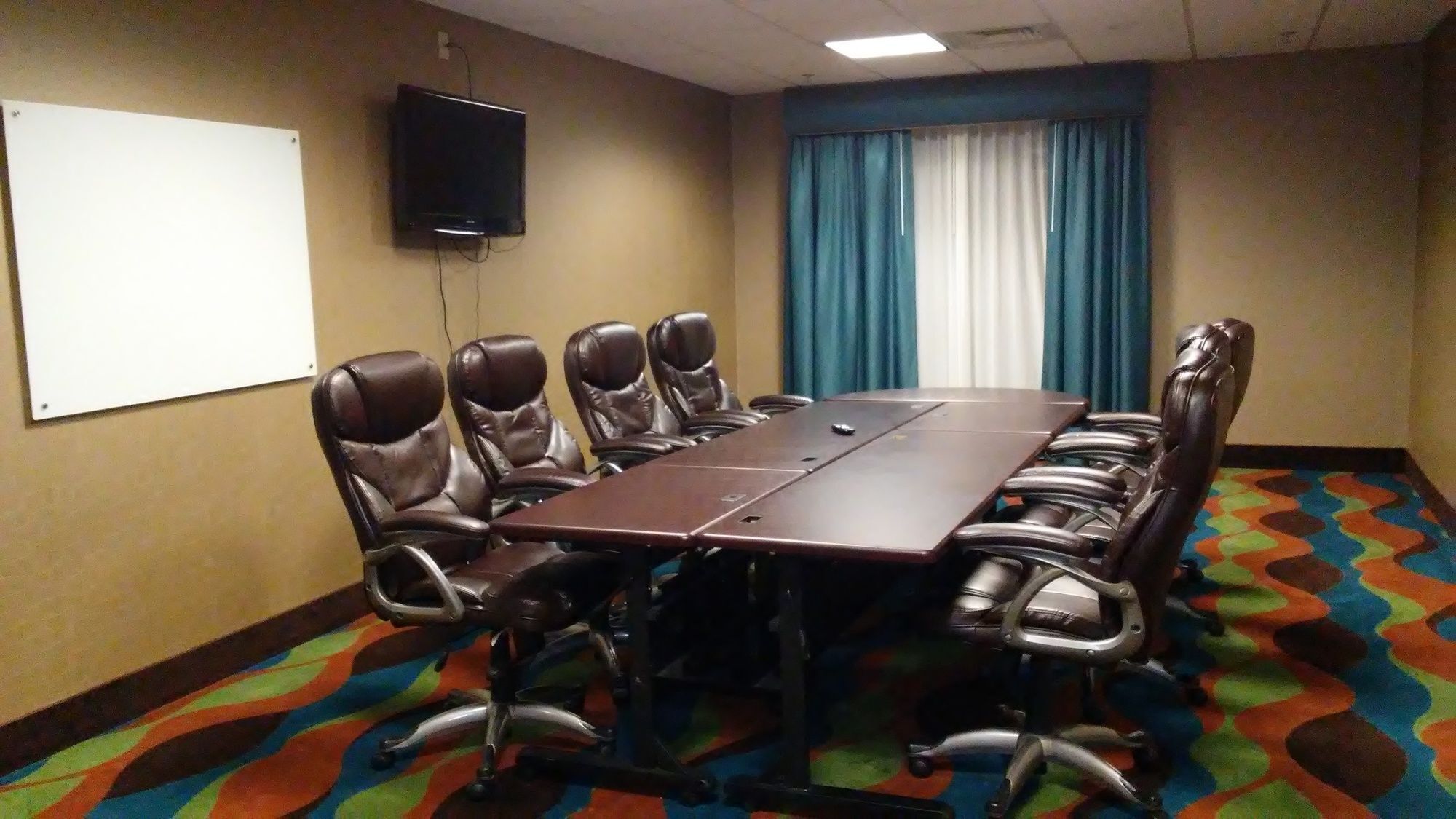 Junction City Inn & Suites Bagian luar foto